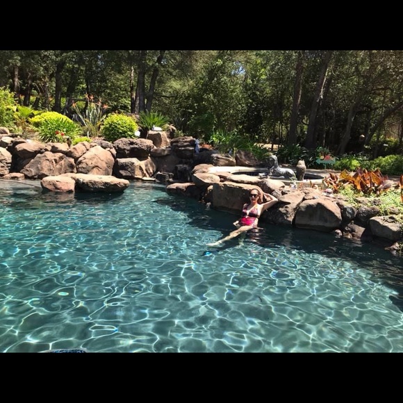 Meet your Posher, ແອນນີ້ແບຮນເນມ - Picture 9 of 9